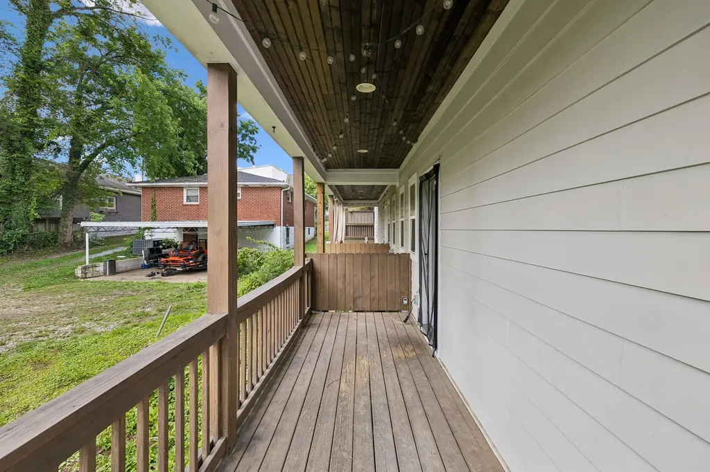 906 Smiley Street Nashville TN 37206