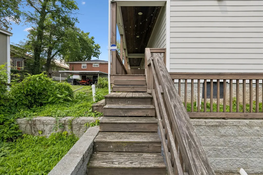 906 Smiley Street Nashville TN 37206