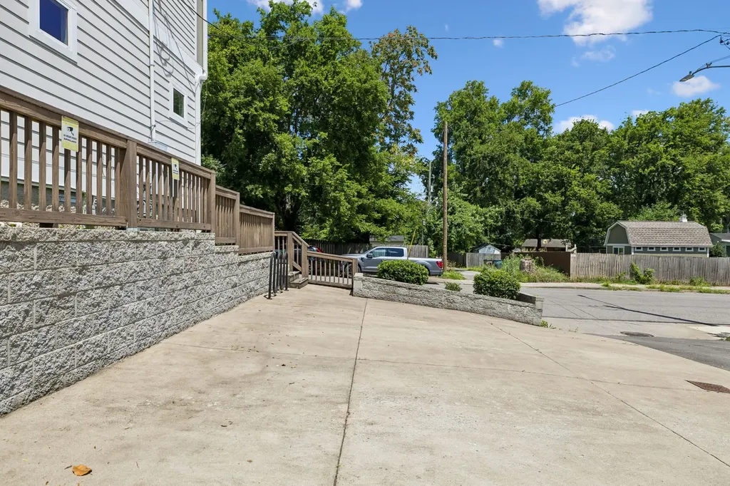 906 Smiley Street Nashville TN 37206