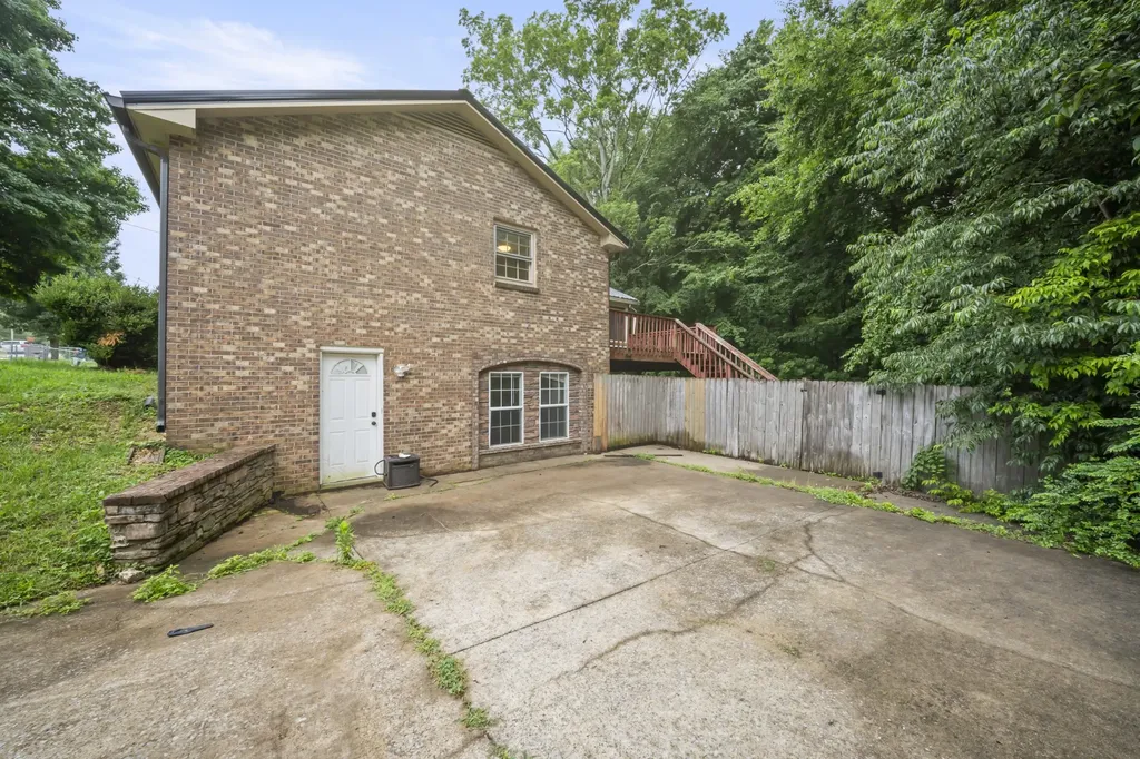 2733 Turner Lane Clarksville TN 37040