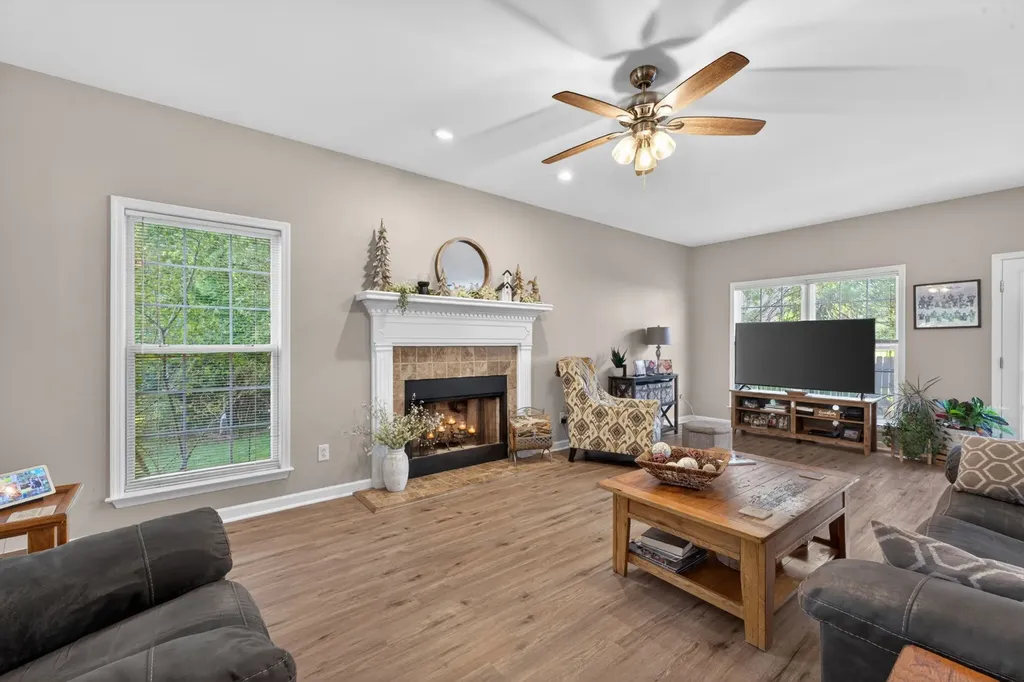 129 Deerview Drive Columbia TN 38401