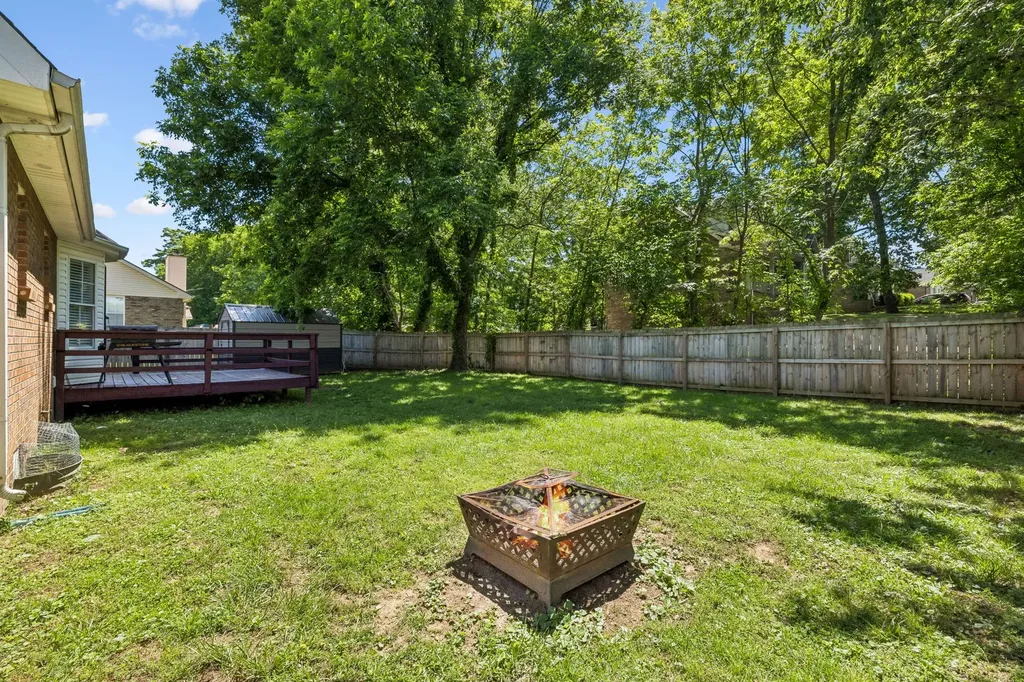186 Pine Mountain Road Clarksville TN 37042