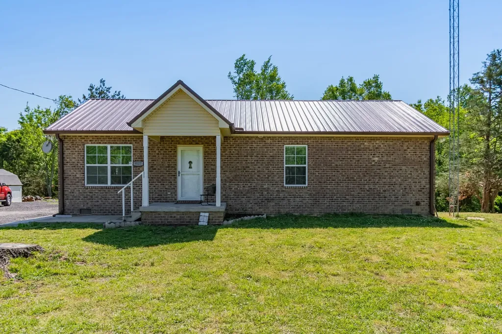 9127 Crestview Drive Bon Aqua TN 37025