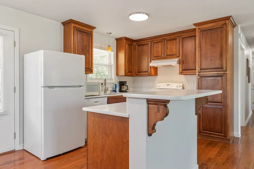 9127 Crestview Drive Bon Aqua TN 37025