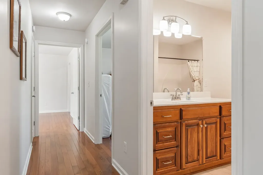 9127 Crestview Drive Bon Aqua TN 37025