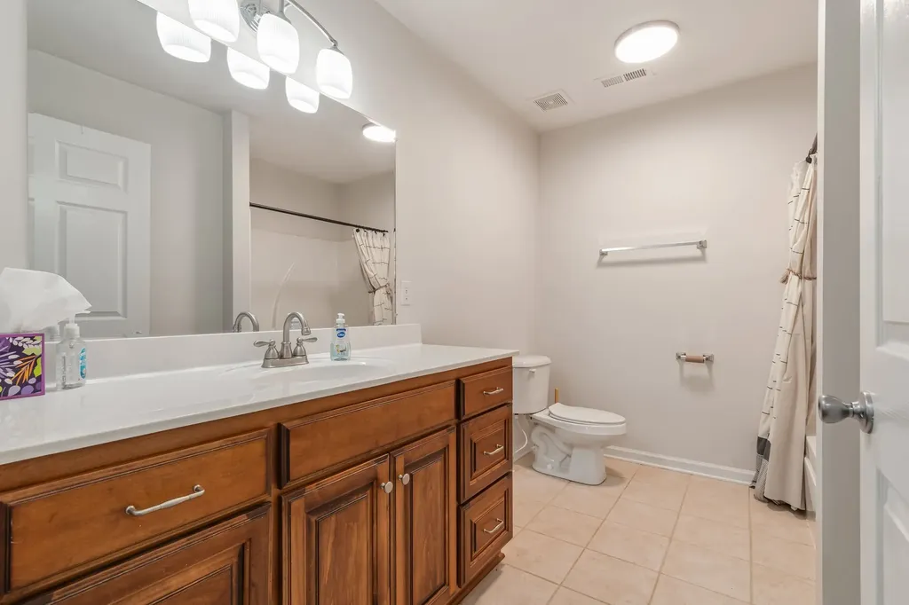 9127 Crestview Drive Bon Aqua TN 37025