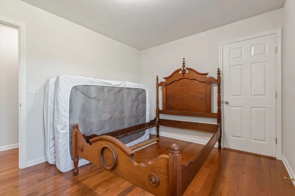 9127 Crestview Drive Bon Aqua TN 37025