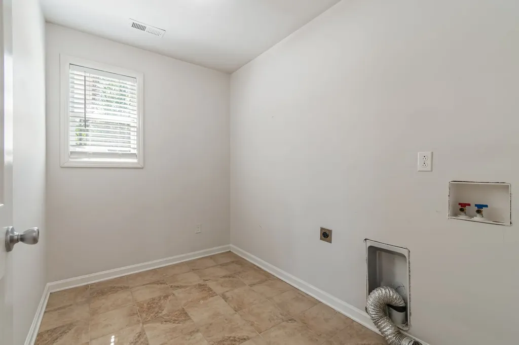 9127 Crestview Drive Bon Aqua TN 37025