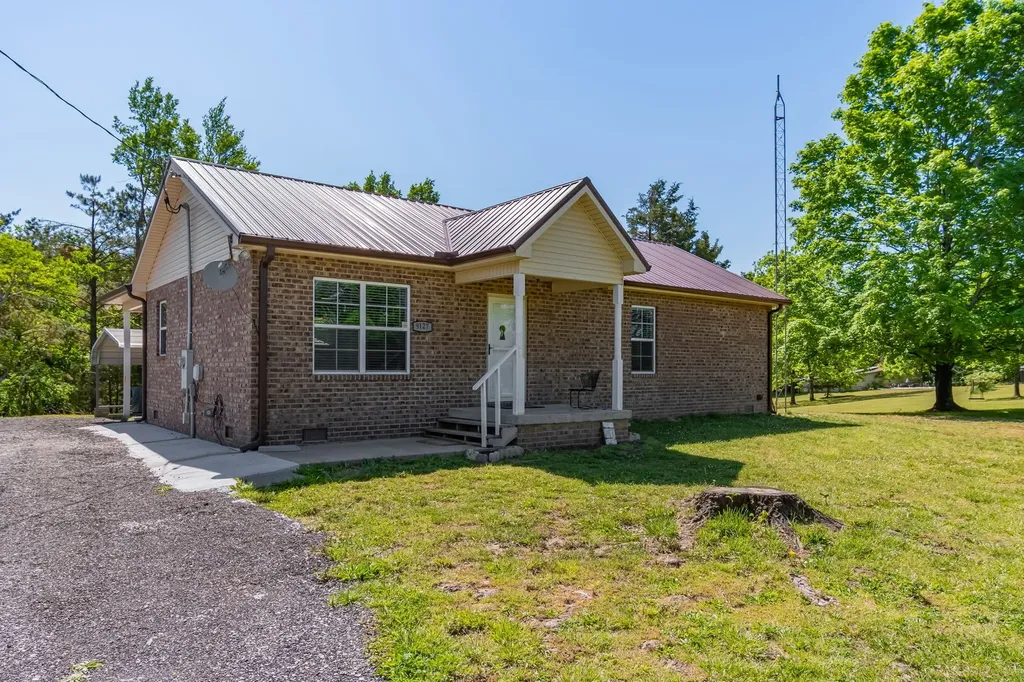 9127 Crestview Drive Bon Aqua TN 37025