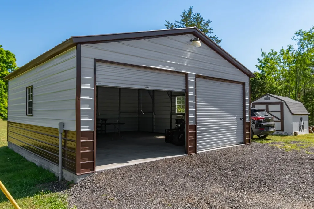 9127 Crestview Drive Bon Aqua TN 37025