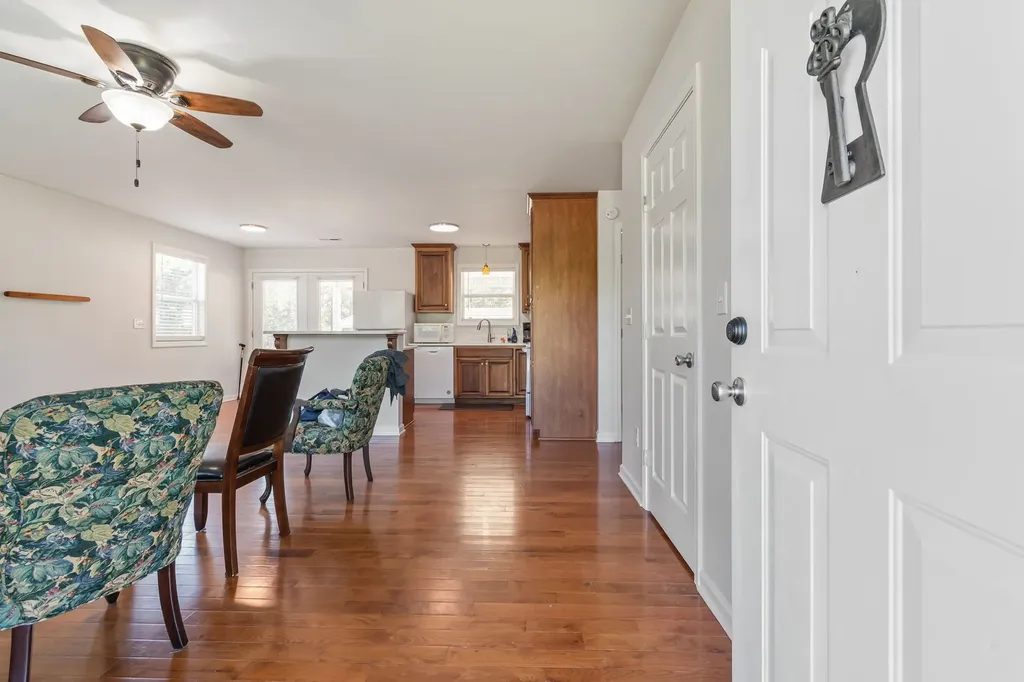 9127 Crestview Drive Bon Aqua TN 37025