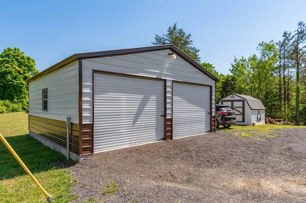 9127 Crestview Drive Bon Aqua TN 37025