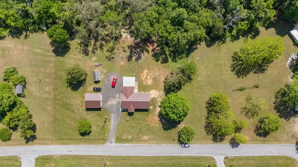 9127 Crestview Drive Bon Aqua TN 37025