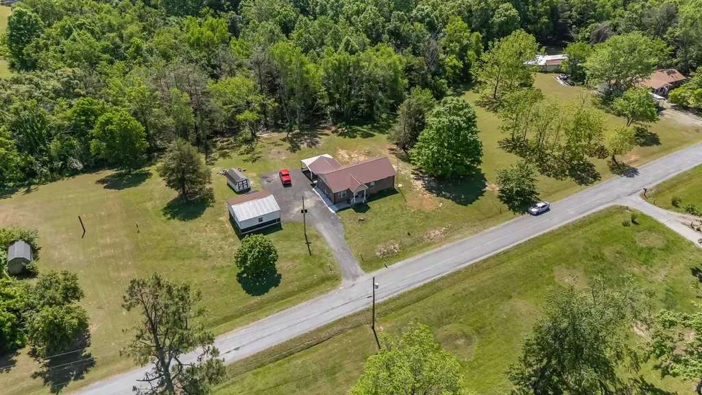 9127 Crestview Drive Bon Aqua TN 37025