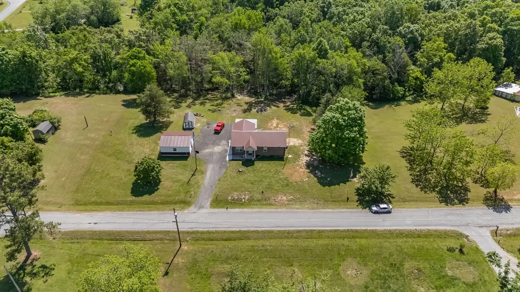 9127 Crestview Drive Bon Aqua TN 37025