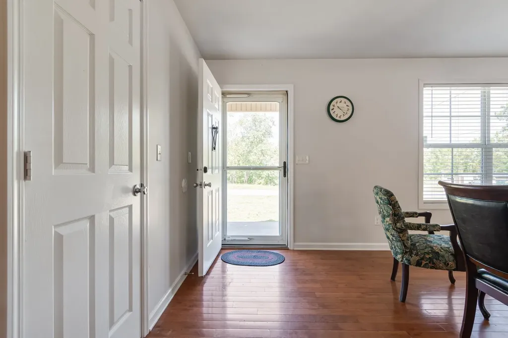 9127 Crestview Drive Bon Aqua TN 37025