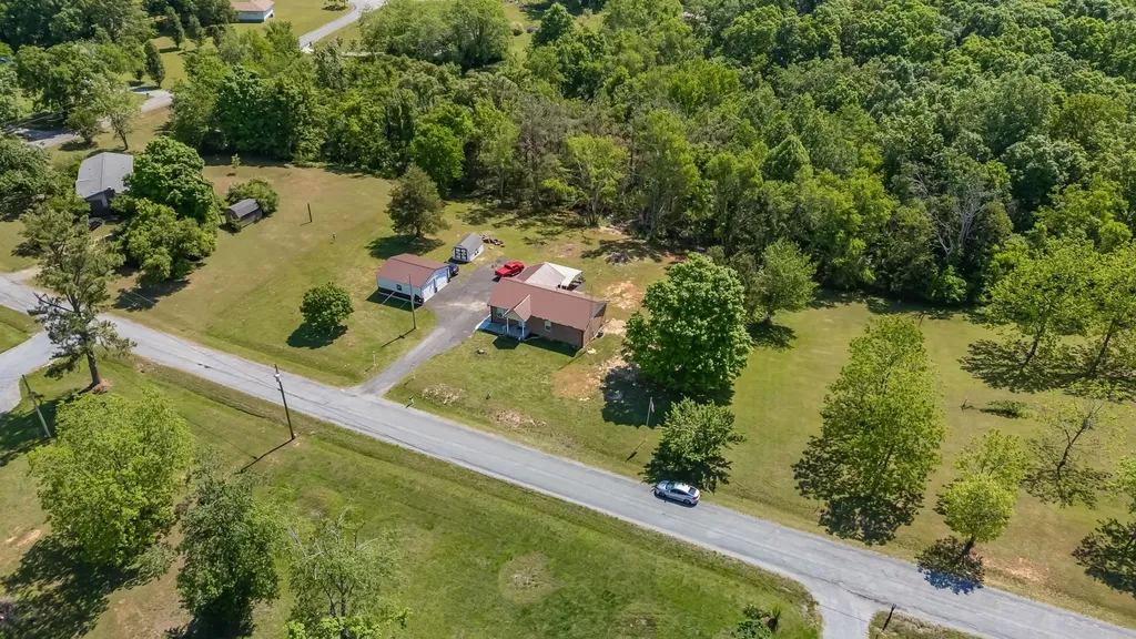 9127 Crestview Drive Bon Aqua TN 37025