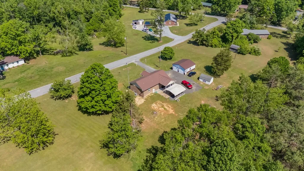 9127 Crestview Drive Bon Aqua TN 37025
