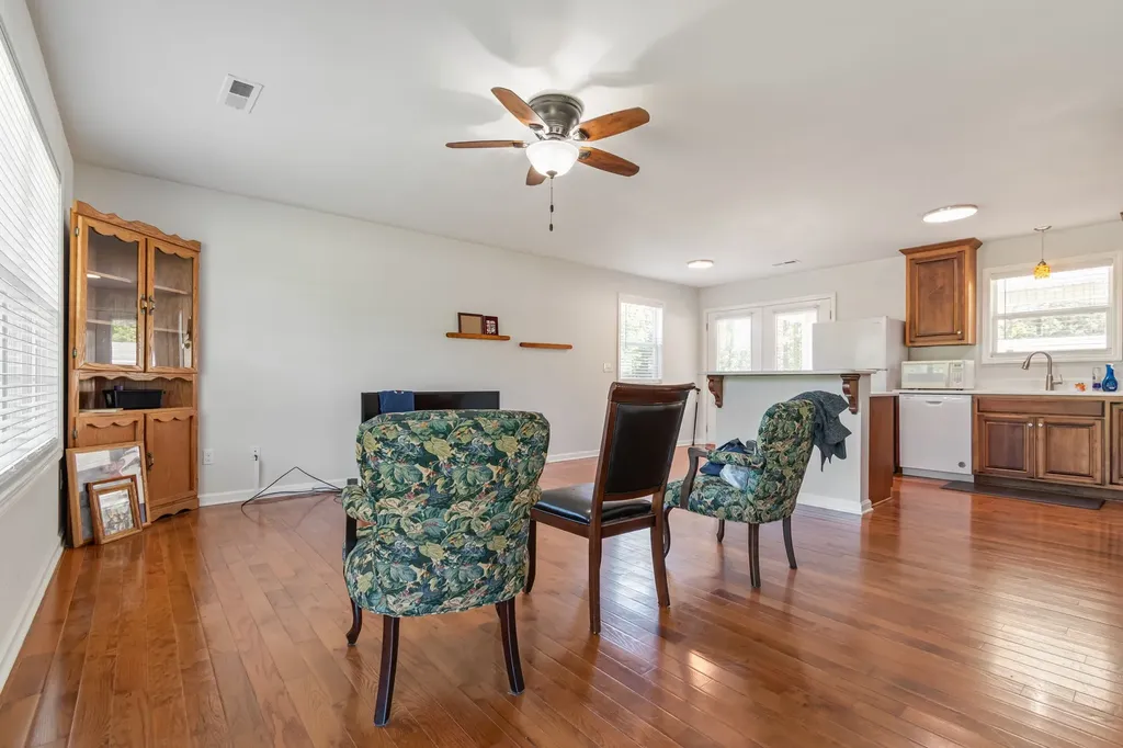 9127 Crestview Drive Bon Aqua TN 37025