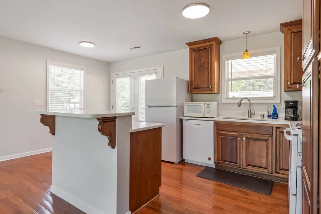 9127 Crestview Drive Bon Aqua TN 37025
