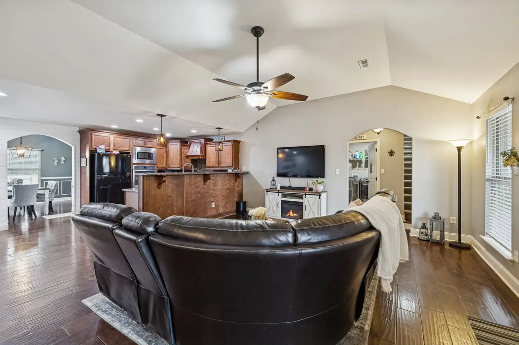 3941 Kelley Farris Road Columbia TN 38401