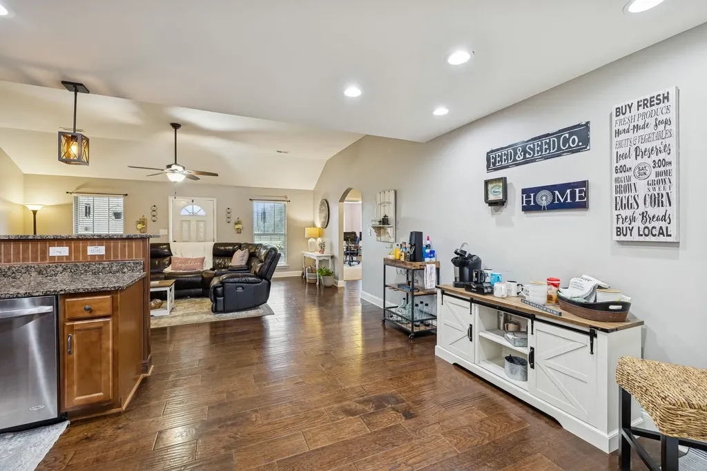3941 Kelley Farris Road Columbia TN 38401