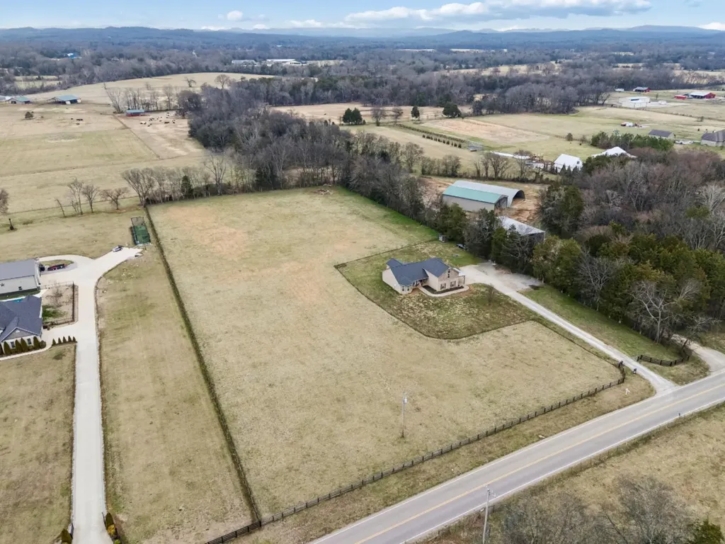 3941 Kelley Farris Road Columbia TN 38401
