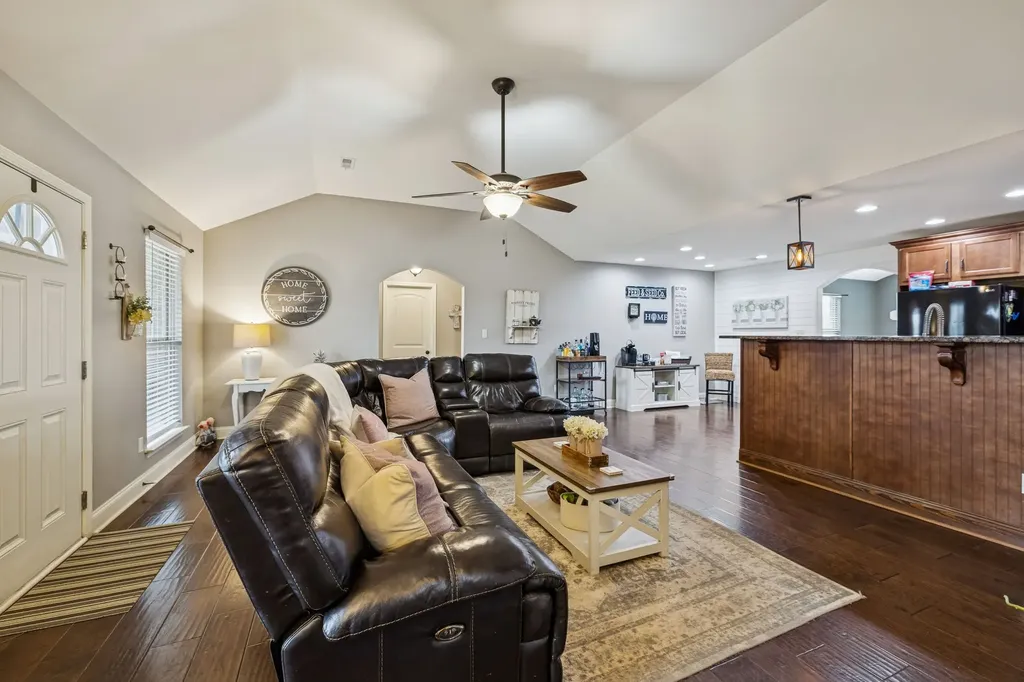 3941 Kelley Farris Road Columbia TN 38401