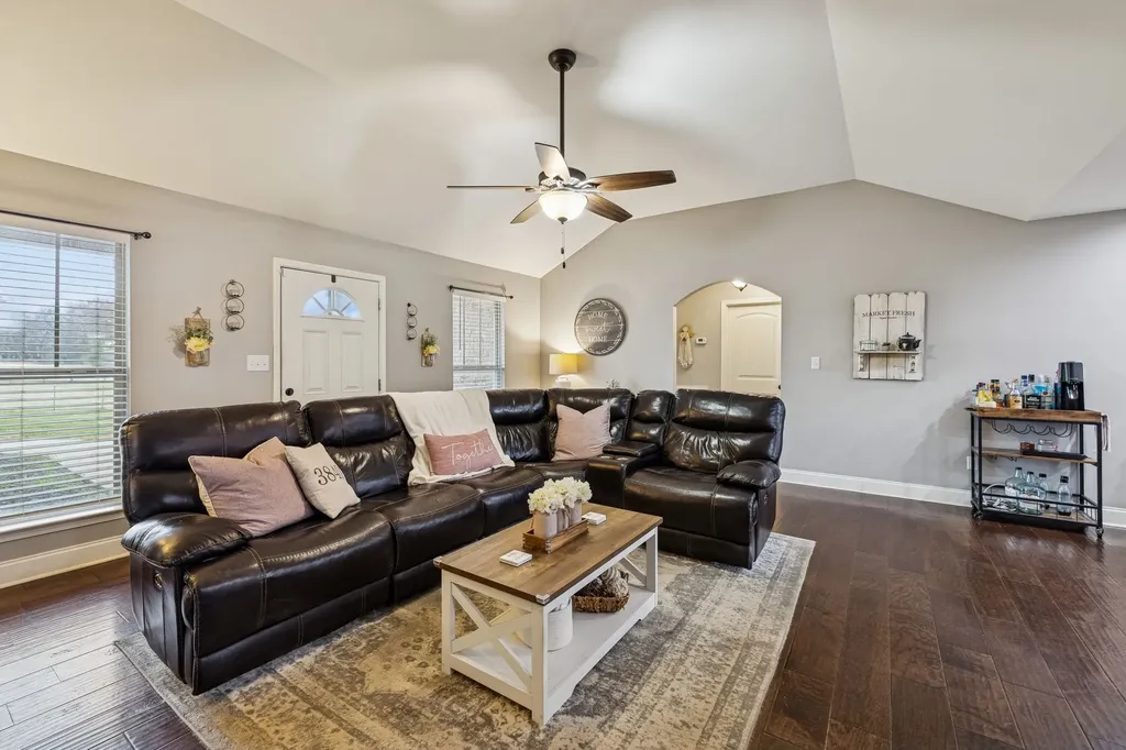 3941 Kelley Farris Road Columbia TN 38401