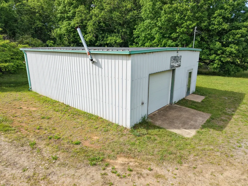 2815 Highway 49, E Charlotte TN 37036