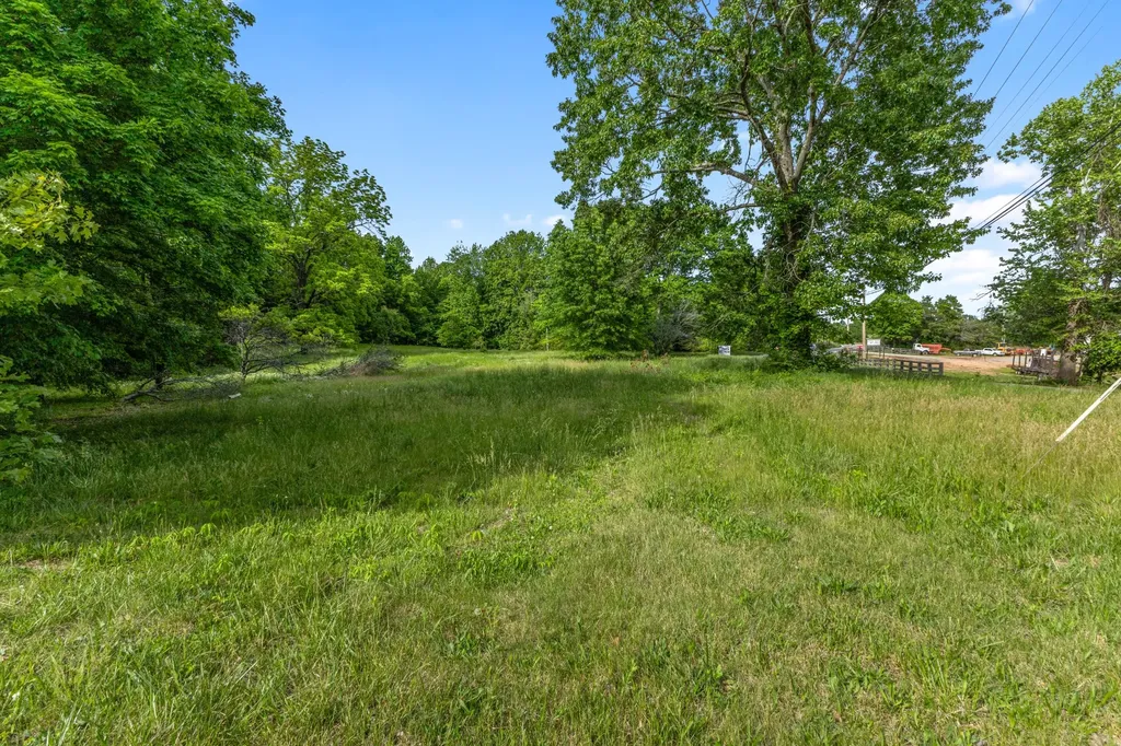 2815 Highway 49, E Charlotte TN 37036