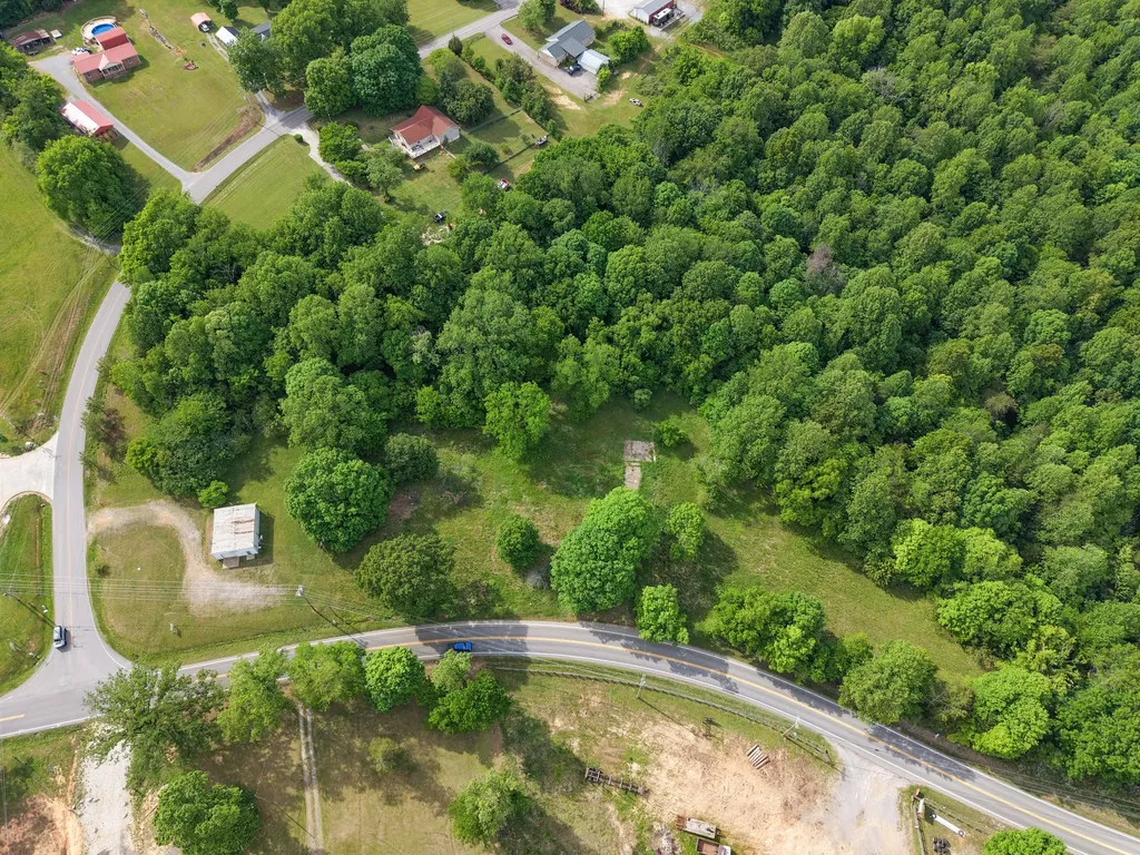 2815 Highway 49, E Charlotte TN 37036