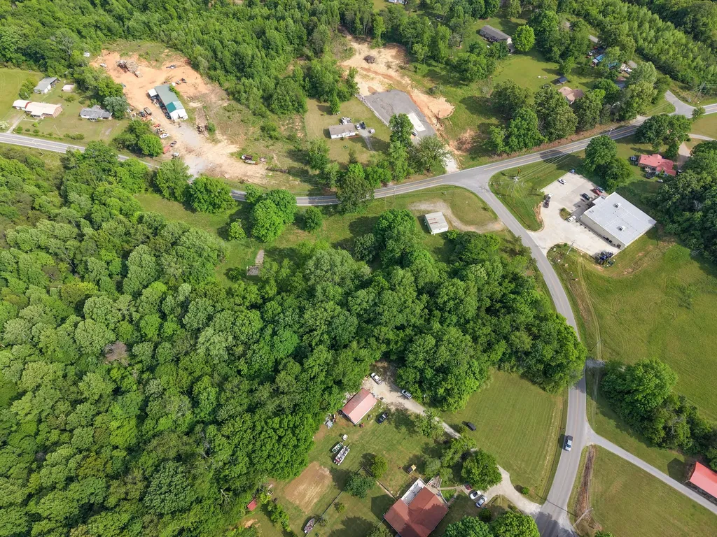 2815 Highway 49, E Charlotte TN 37036