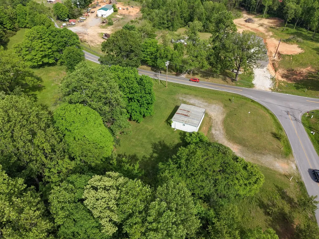 2815 Highway 49, E Charlotte TN 37036
