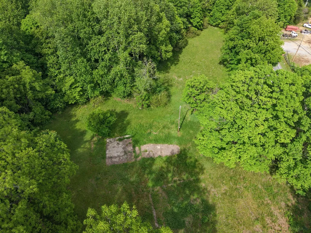 2815 Highway 49, E Charlotte TN 37036