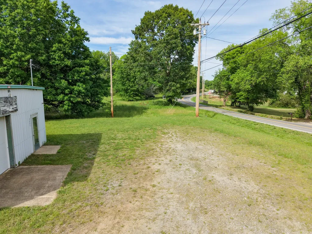 2815 Highway 49, E Charlotte TN 37036