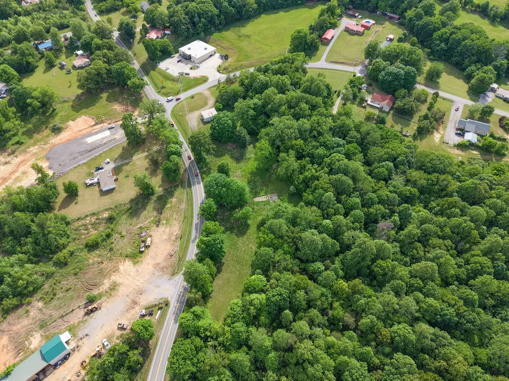 2815 Highway 49, E Charlotte TN 37036