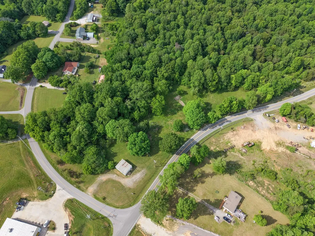 2815 Highway 49, E Charlotte TN 37036