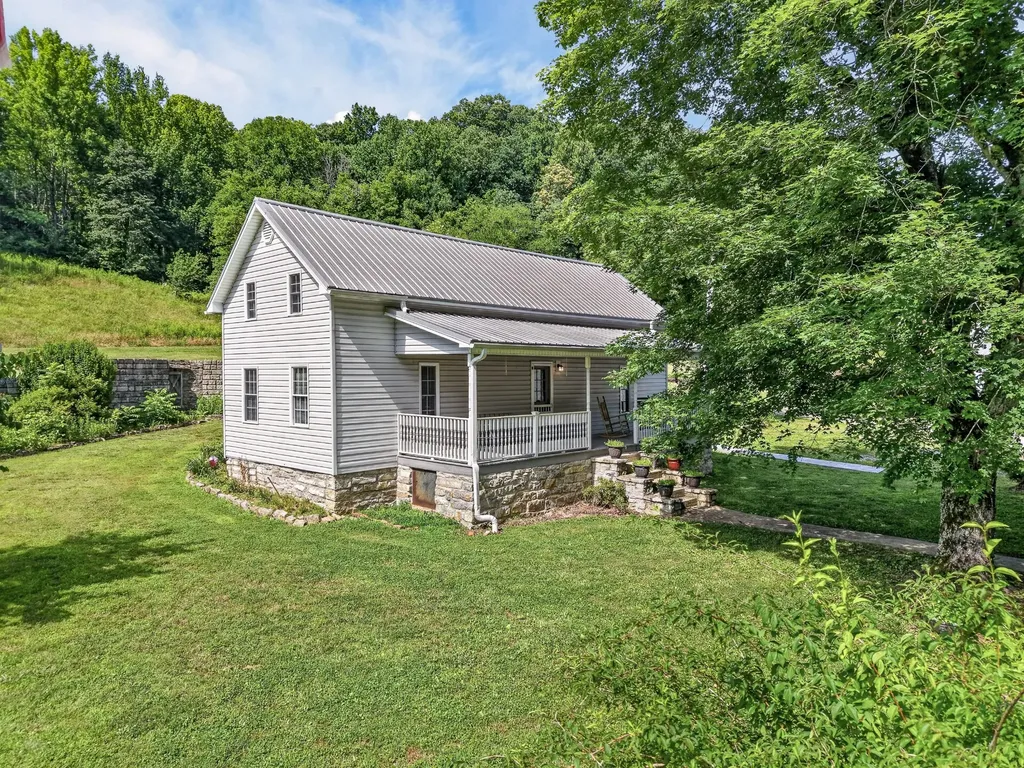 143 Buford Hughey Road Dellrose TN 38453