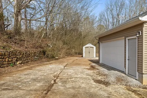 621 Courtney Lane Chattanooga TN 37415