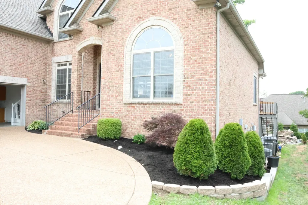 1023 Somerset Downs Boulevard Hendersonville TN 37075