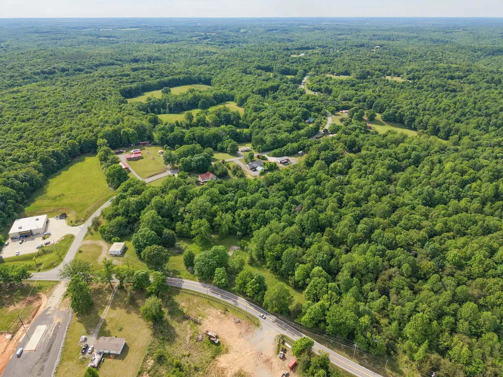 2815 Highway 49, E Charlotte TN 37036