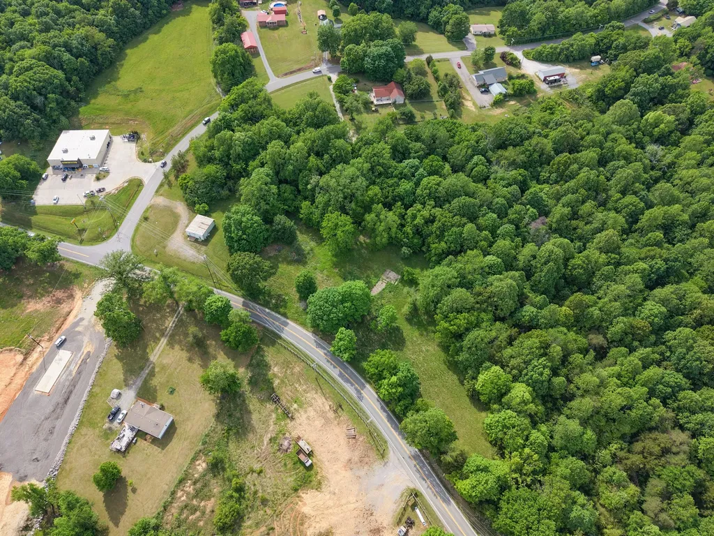 2815 Highway 49, E Charlotte TN 37036