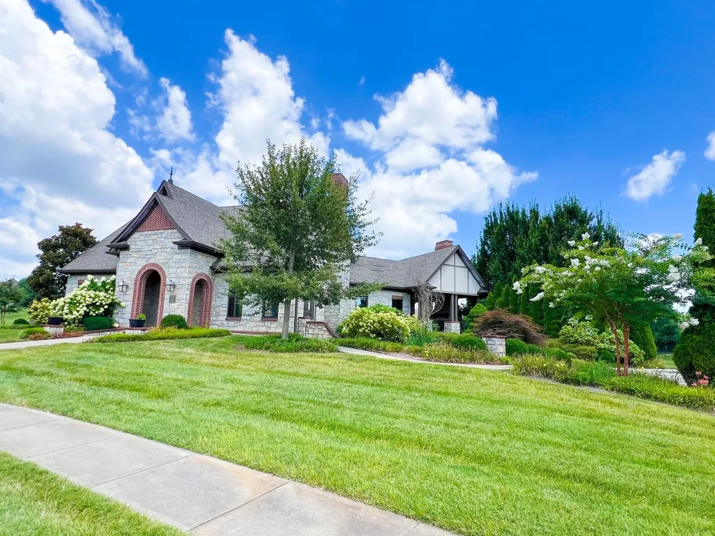207 Manscoe Place Clarksville TN 37043