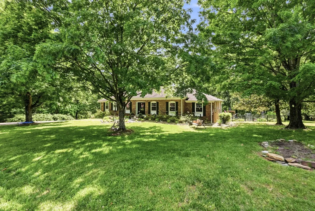 2824 Scenic Drive Clarksville TN 37043