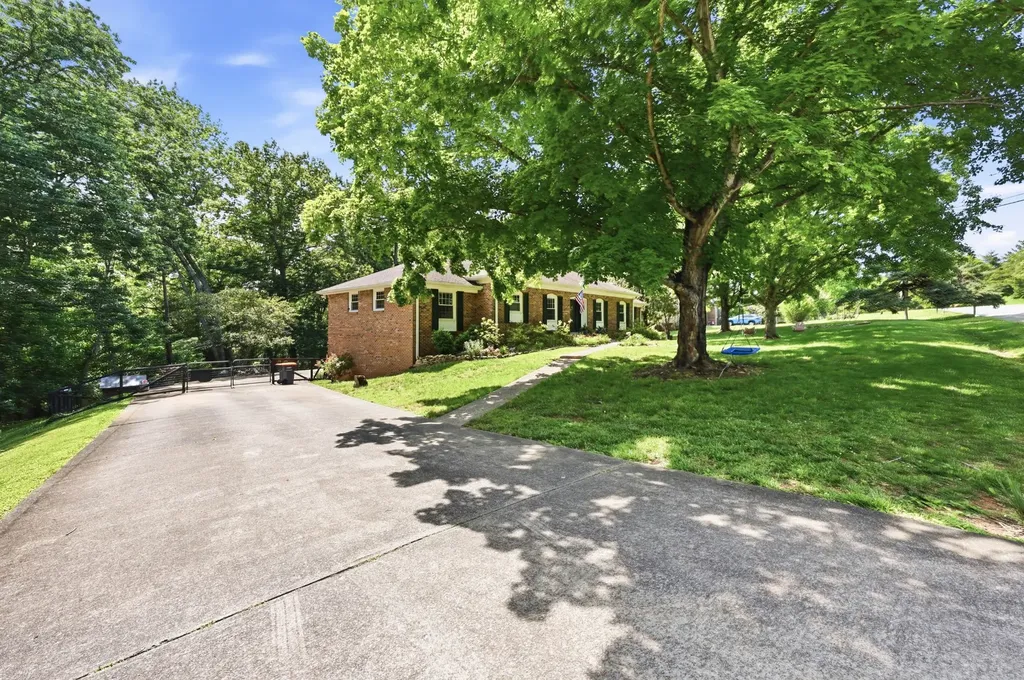 2824 Scenic Drive Clarksville TN 37043