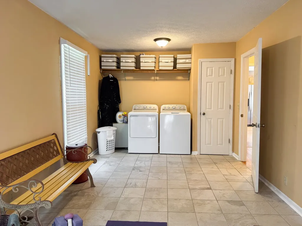 1616 Anderson Road Hendersonville TN 37075