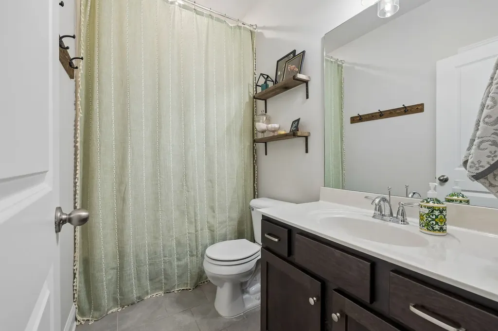 2000 Hedgelawn Drive Lebanon TN 37090