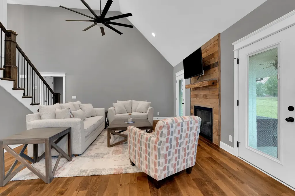 832 Longview Road Shelbyville TN 37160