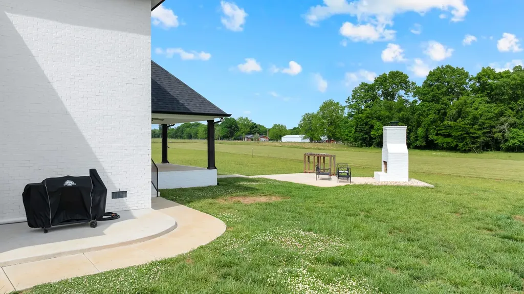 832 Longview Road Shelbyville TN 37160